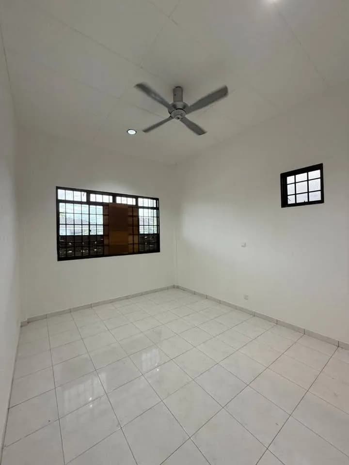 Shop for rent in NIT 5, Faridabad