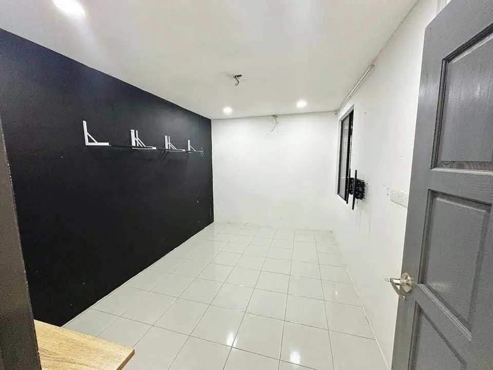 Shop for rent in Sector 20A, Faridabad
