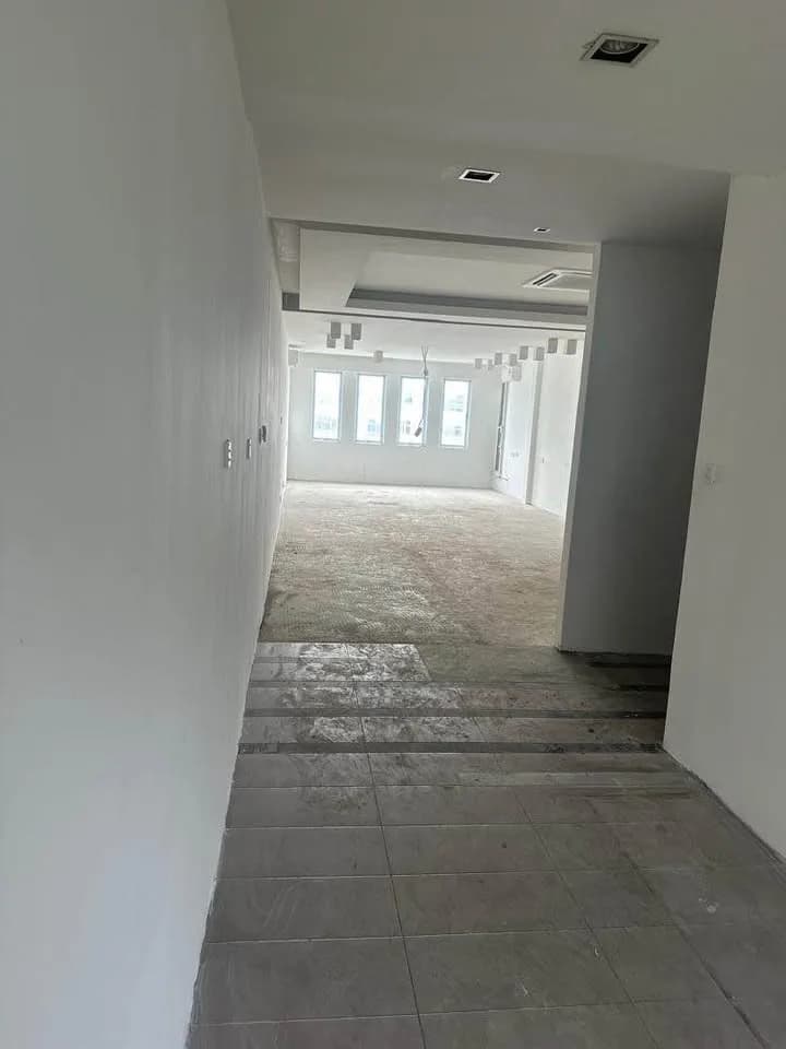 Shop for rent in Sector 8, Faridabad